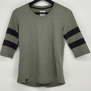 🪁Flylow  Hawkins cactus and black Striped Short Sleeve crewneck Top